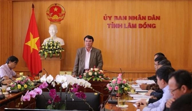 Ông Phạm S, Phó Chủ tịch UBND tỉnh Lâm Đồng chỉ đạo cuộc họp về vấn đề liên kết sản xuất và tiêu thụ nông sản (Ảnh: VH) Ông Phạm S, Phó Chủ tịch UBND tỉnh Lâm Đồng chỉ đạo cuộc họp về vấn đề liên kết sản xuất và tiêu thụ nông sản (Ảnh: VH)