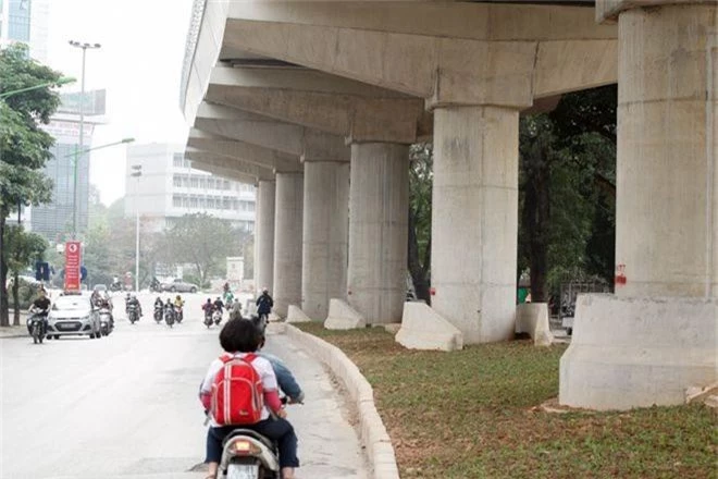 Metro Nhổn - ga Hà Nội thành hình đường trên cao xuyên qua phố phường Thủ đô - 9