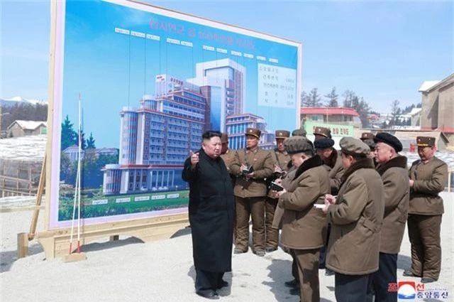 Ông Kim Jong-un có thể sắp ra tuyên bố quan trọng sau chuyến thăm vùng đất thiêng - 2