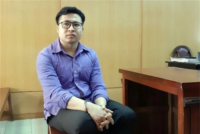 Nhân viên ngân hàng tống tiền sếp cũ - 1 Nhân viên ngân hàng tống tiền sếp cũ - 1