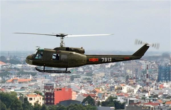 Việt Nam có thu giữ được trực thăng tấn công AH-1 Cobra? - Hình 9 Viet Nam co thu giu duoc truc thang tan cong AH-1 Cobra?-Hinh-9
