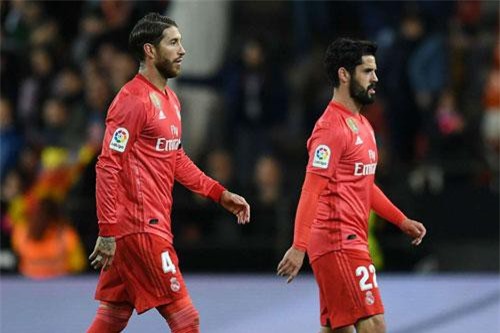 Zidane "bắt bệnh" Real sau trận thua đầu tiên