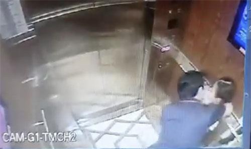 Người bị tình nghi sàm sỡ bé gái trong thang máy nói chịu áp lực dư luận