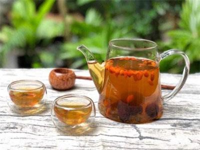 Cách làm món trà kỷ tử táo đỏ hoa cúc