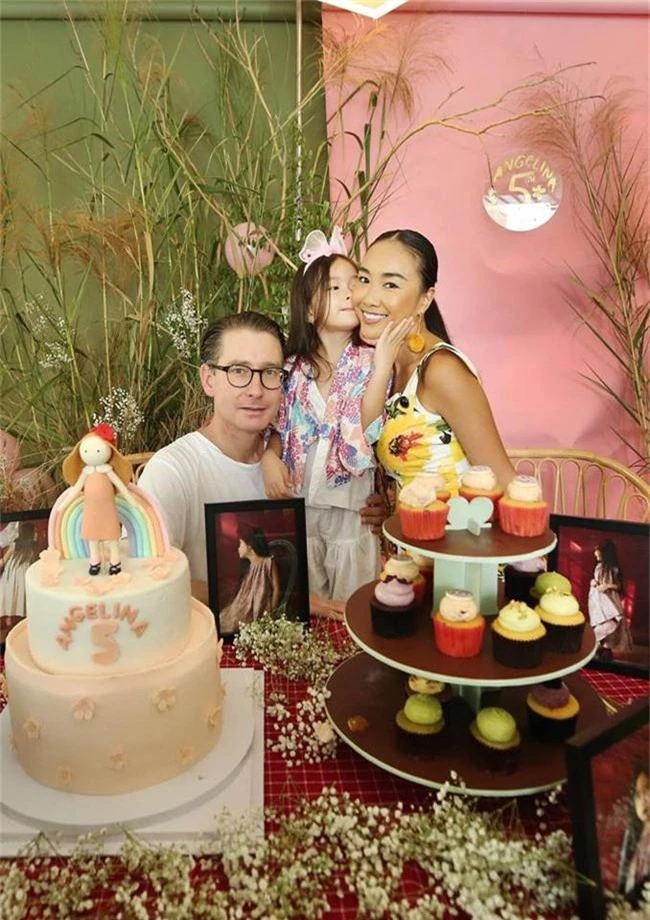 Con gái Đoan Trang xinh như thiên thần trong tiệc sinh nhật lộng lẫy mừng 5 tuổi - Ảnh 7.