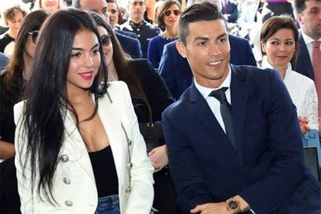 Ngh&#x1EC9; thi &#x111;&#x1EA5;u do ch&#x1EA5;n th&#x1B0;&#x1A1;ng, C.Ronaldo tranh th&#x1EE7; l&#xE0;m &#xF4;ng ch&#x1EE7; b&#xE1;n b&#xE1;nh
