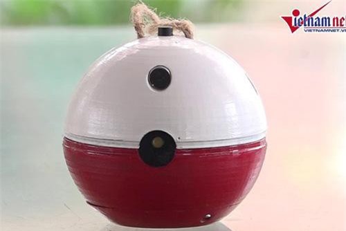 Clip: Quả bóng 'thần kỳ' giúp trẻ em đuổi chó dữ