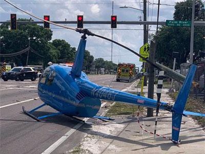 Clip: Khoảnh khắc trực thăng Mỹ rơi, văng cánh quạt làm người đi đường thiệt mạng