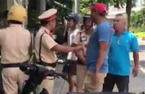 Đồng Nai: Khởi tố nam thanh niên tấn công CSGT khi bị dừng xe kiểm tra