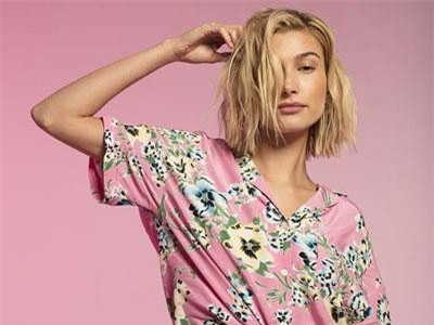 Hailey Baldwin gợi cảm và năng động trong ảnh quảng cáo mới