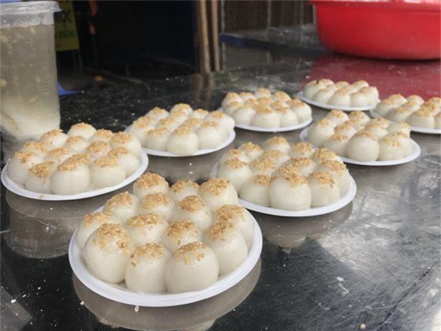 CLIP: Thức thâu đêm làm bánh trôi cũng không đủ bán ngày Tết hàn thực