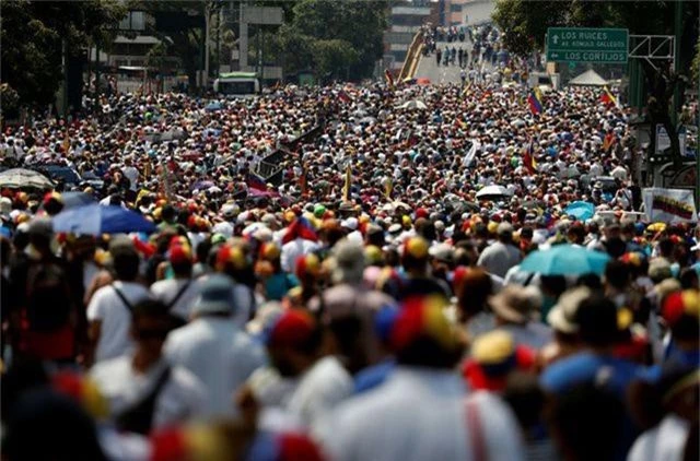 Biểu tình rúng động Venezuela, thủ lĩnh đối lập kêu gọi gây sức ép chưa từng có với chính quyền - 1