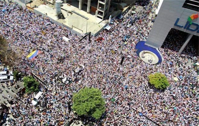 Biểu tình rúng động Venezuela, thủ lĩnh đối lập kêu gọi gây sức ép chưa từng có với chính quyền - 3