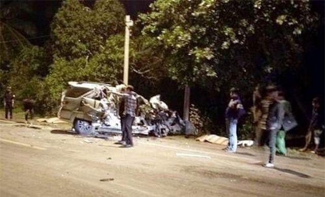 Đồng Nai: Ô tô va chạm xe tải chở rau, 5 người thương vong