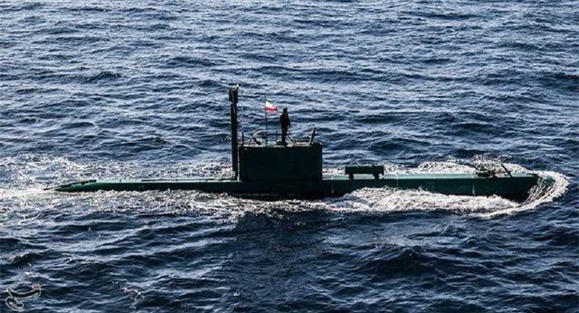 Tàu ngầm Iran phát nổ, ít nhất 3 người thiệt mạng