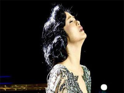 Sau Hà Kiều Anh đến lượt Bằng Kiều và chồng Đoan Trang động viên, cho Hồng Nhung lời khuyên giữa ồn ào đời tư