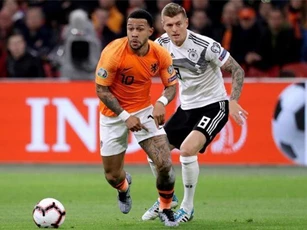 Liverpool gây sốc với Memphis Depay