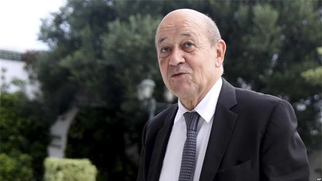 Ngoại trưởng Pháp Jean-Yves Le Drian là chủ nhà Hội nghị Ngoại trưởng G7 năm nay. Ảnh: AP.