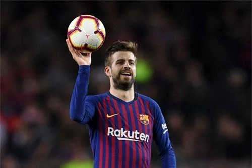 Trung vệ: Gerard Pique (Barcelona).