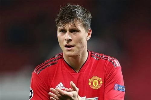 Trung vệ: Victor Lindelof (M.U).