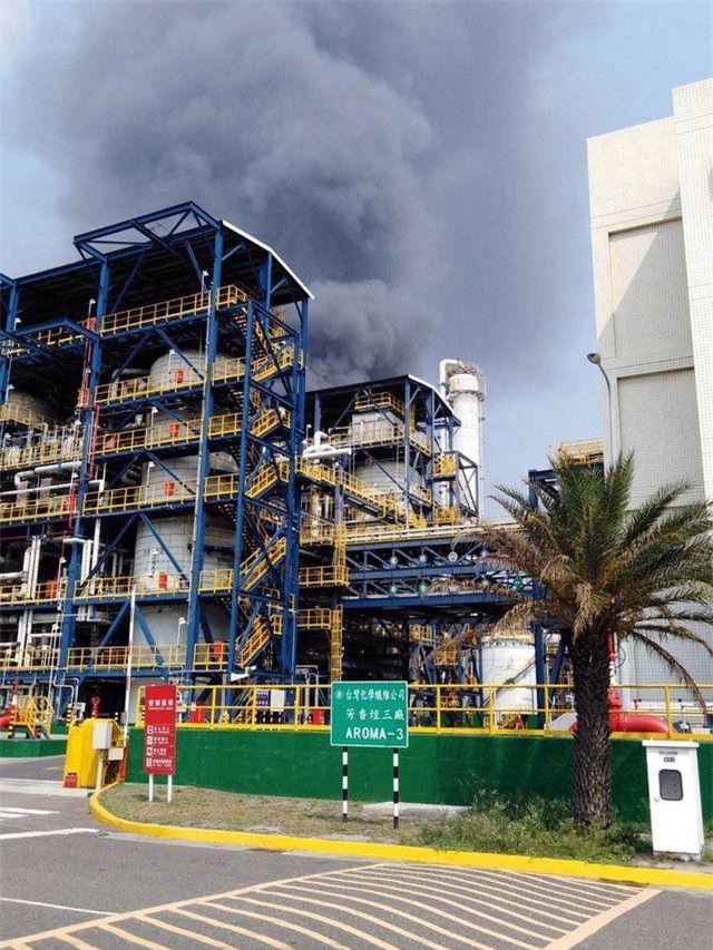 CLIP: Nổ lớn tại nhà máy hóa chất của Formosa ở Đài Loan, hơn 1 vạn người phải sơ tán