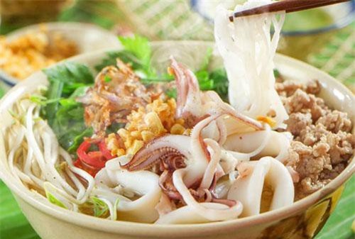 CLIP: Công thức làm món hủ tiếu mực chuẩn vị miền Tây