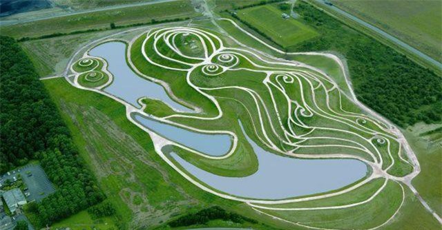 Ngọn đồi hình thiếu nữ khỏa thân hút khách du lịch