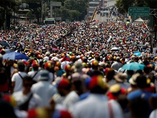 Mất điện, nước liên miên, dân Venezuela cáo buộc ông Maduro phá hoại nền kinh tế