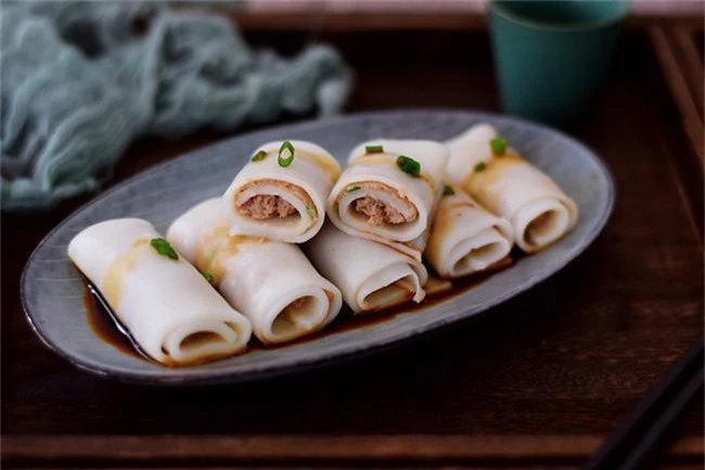 Thử làm bánh cuốn siêu tốc theo kiểu này, bạn sẽ thấy ngạc nhiên với độ ngon của nó - Ảnh 4. Thử làm bánh cuốn siêu tốc theo kiểu này, bạn sẽ thấy ngạc nhiên với độ ngon của nó - Ảnh 4.