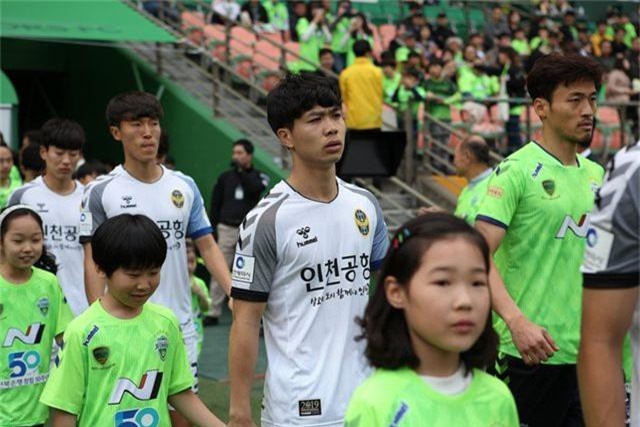 Đội bóng của Công Phượng bị đẩy xuống bét bảng ở giải Hàn Quốc - 1