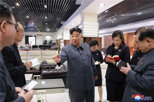 Lý do ông Kim Jong-un thị sát hàng loạt công trình trọng điểm tại Triều Tiên - 11