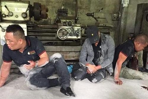 Bắt khẩn cấp con nợ đánh trọng thương 2 người từ TPHCM ra Quảng Ninh đòi nợ thuê