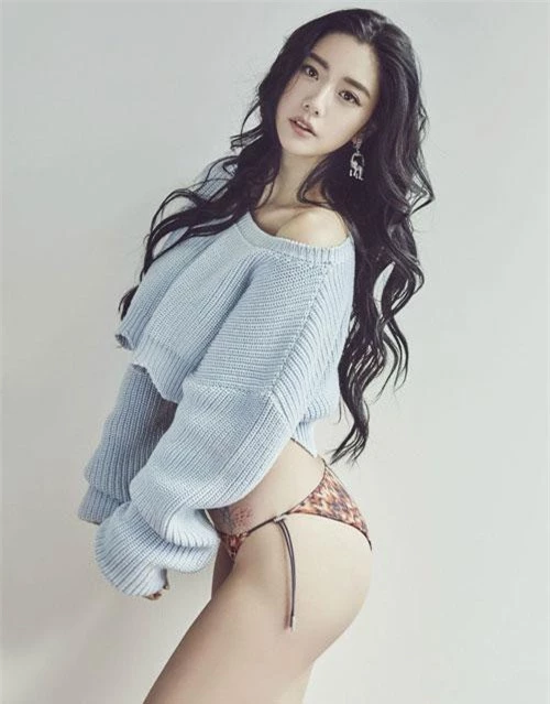 Năm 2013, Clara được bầu chọn là người đẹp quyến rũ nhất Hàn Quốc. 