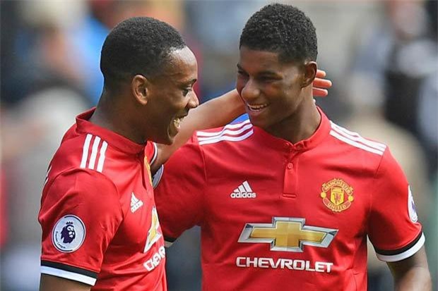 Hé lộ đội hình chính giàu tốc độ của M.U trước Barca