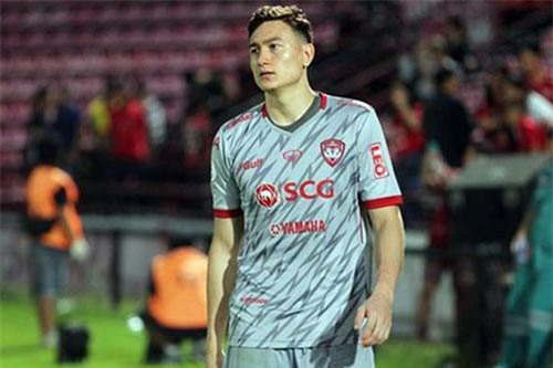 Báo Thái Lan chỉ chấm Văn Lâm 5 điểm ở thất bại của Muangthong United