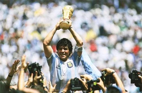 =6. Diego Maradona (62 lần).