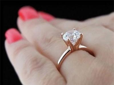 Em chồng lên mạng "tố" chị dâu lấy trộm vàng, nghe xong câu chuyện chị em còn mắng thêm