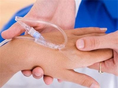 Cảnh báo nguy cơ do lạm dụng truyền dịch