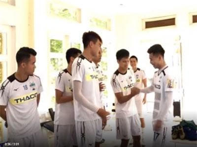 Clip: Văn Thanh trở lại tập luyện cùng HAGL sau chấn thương