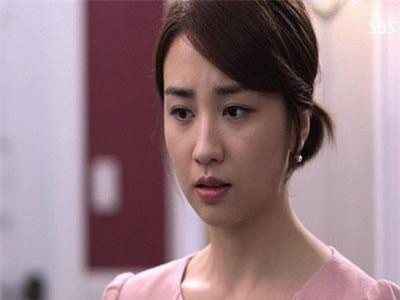 Vợ chăm sóc tận tình cô em họ mang bầu bị bỏ rơi, thế rồi trong một lần đưa đi khám thai đã phát hiện một bí mật khủng khiếp