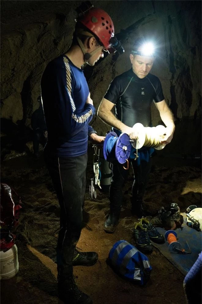 Nhóm thợ lặn từng giải cứu đội bóng nhí Thái Lan chính là người phát hiện hệ thống hang động bí ẩn mới ở Sơn Đoòng - Ảnh 3.