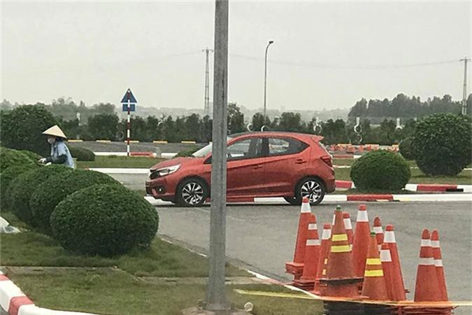 Xe giá rẻ Honda Brio tại Việt Nam sẽ không có bản số sàn - Hình 2 Xe gia re Honda Brio tai Viet Nam se khong co ban so san-Hinh-2