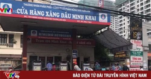 Clip: Phát hiện nhân viên cây xăng thay phiên nhau "móc túi" khách hàng tại Hà Nội