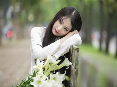 Hoa khôi Tài chính xinh đẹp, đa tài, kiếm hàng chục triệu đồng mỗi tháng