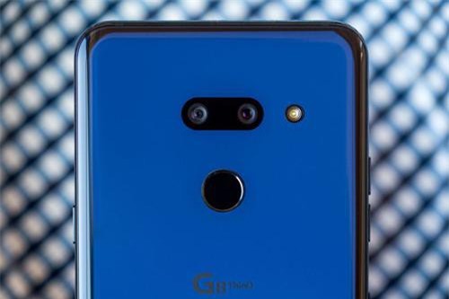 Smartphone cấu hình ‘khủng’, chống nước, mở khóa bằng lòng bàn tay