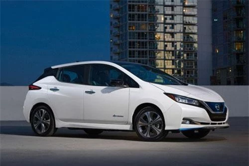 2. Nissan Leaf 2019 (giá khởi điểm: 29.990 USD).