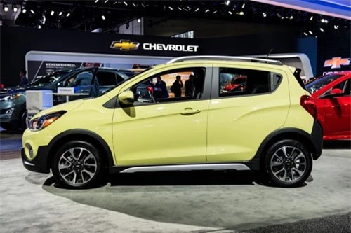 =5. Chevrolet Spark Activ (mức tiêu hao nhiên liệu: 9,1 lít/100 km).