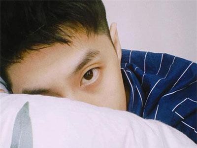 Tự nhận "lộ ảnh giường chiếu" nhưng Noo Phước Thịnh ngay lập tức lại bị fan "bóc mẽ"