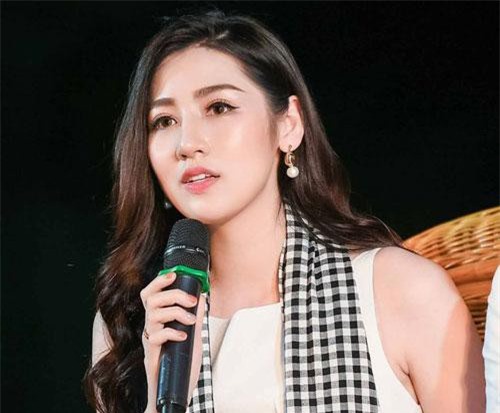 Người đẹp Tú Anh, Thu Ngân khoe vóc dáng “mòn con mắt” khiến bạn trẻ trầm trồ