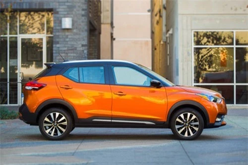 =1. Nissan Kicks (mức tiêu hao nhiên liệu: 8,6 lít/100 km).